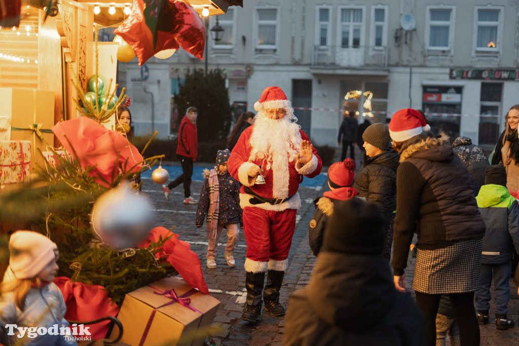 Borowiacki Jarmark na rynku w Tucholi DOMEK