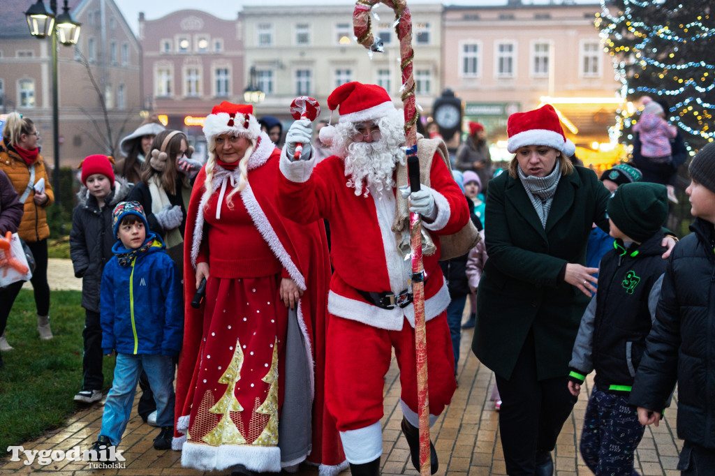 Borowiacki Jarmark na rynku w Tucholi DOMEK
