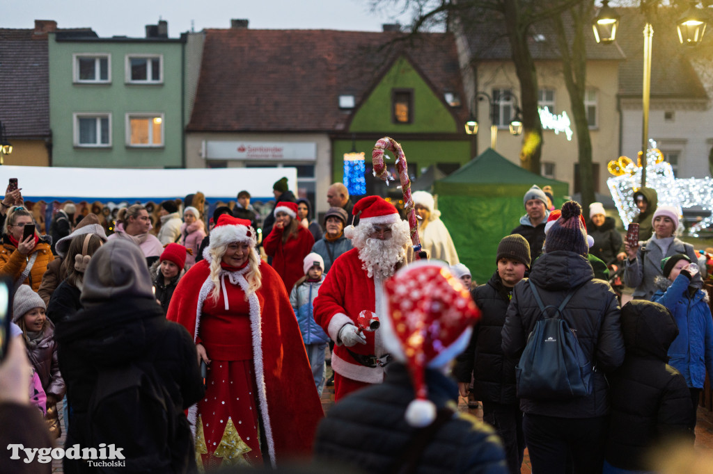 Borowiacki Jarmark na rynku w Tucholi DOMEK