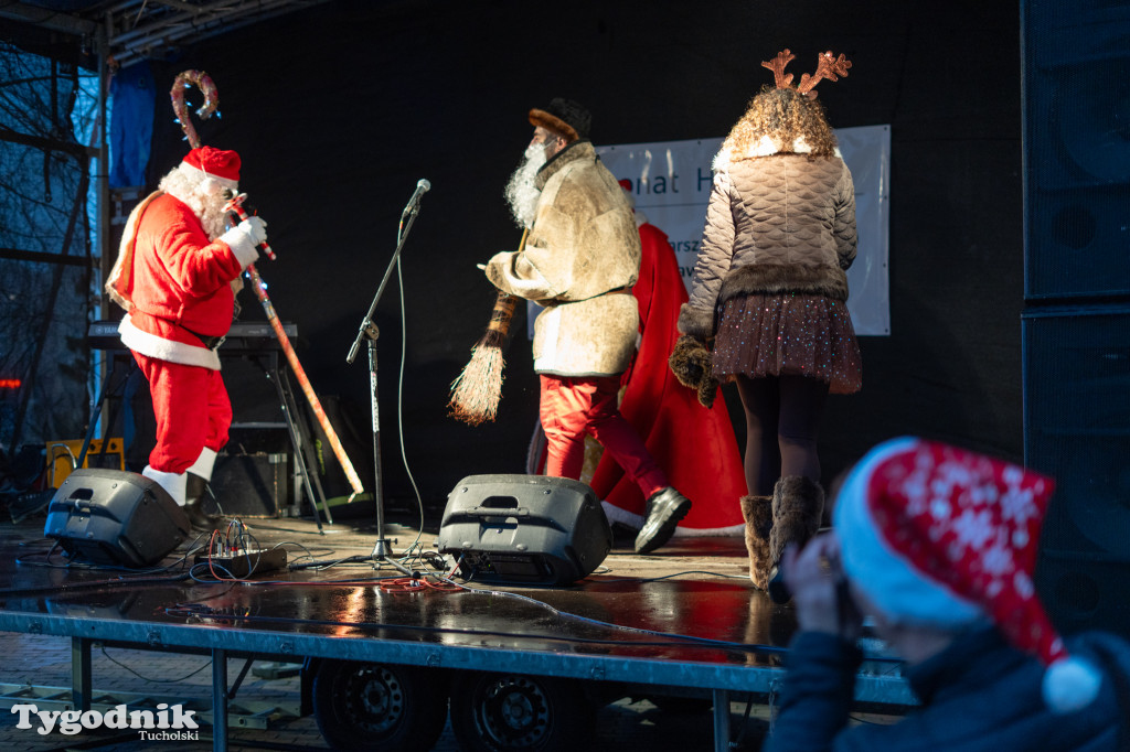Borowiacki Jarmark na rynku w Tucholi DOMEK