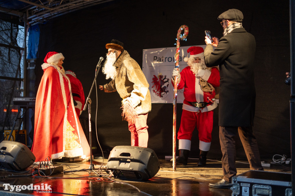 Borowiacki Jarmark na rynku w Tucholi DOMEK