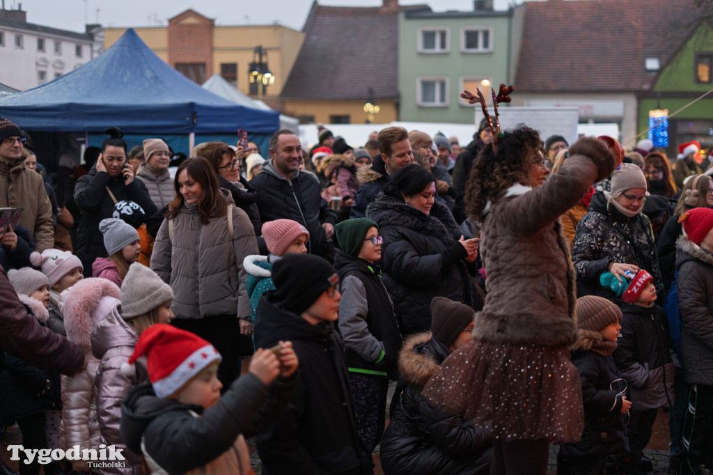 Borowiacki Jarmark na rynku w Tucholi DOMEK
