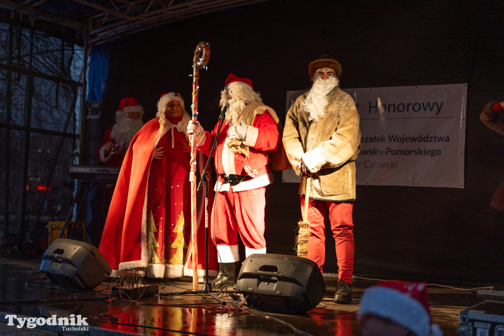 Borowiacki Jarmark na rynku w Tucholi DOMEK