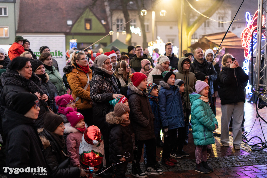 Borowiacki Jarmark na rynku w Tucholi DOMEK