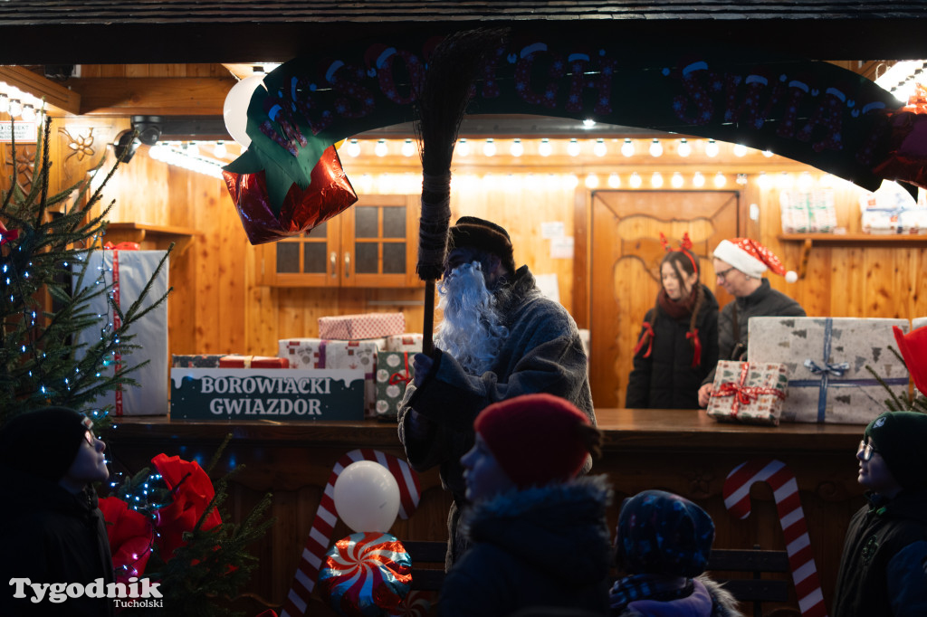 Borowiacki Jarmark na rynku w Tucholi DOMEK
