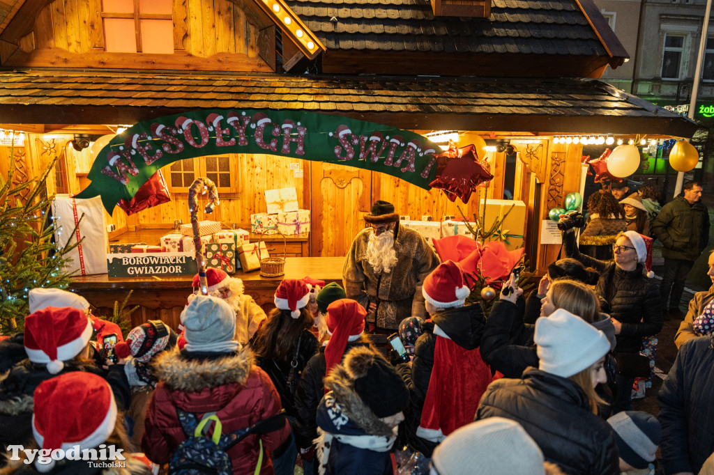 Borowiacki Jarmark na rynku w Tucholi DOMEK
