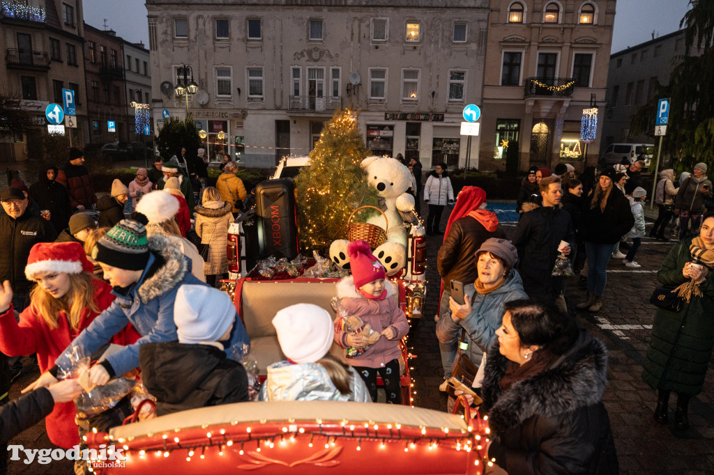 Borowiacki Jarmark na rynku w Tucholi DOMEK