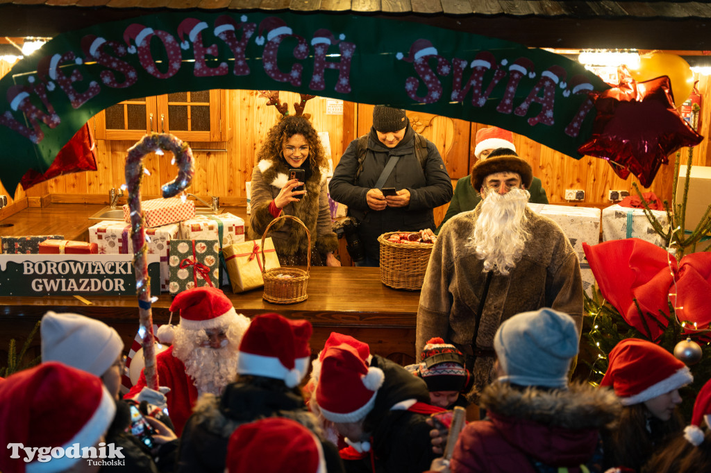 Borowiacki Jarmark na rynku w Tucholi DOMEK