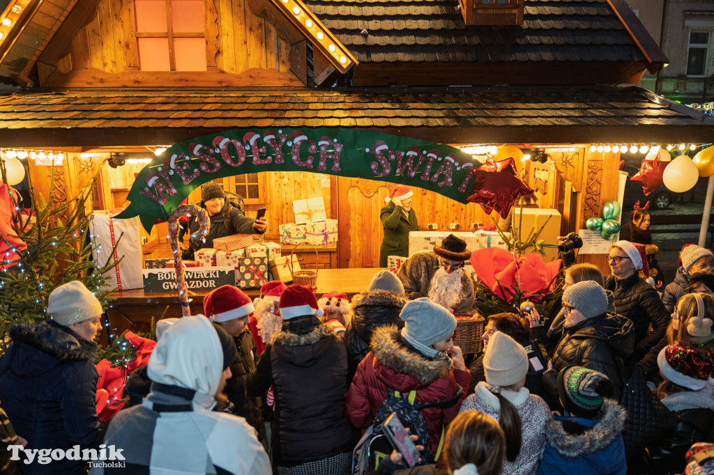 Borowiacki Jarmark na rynku w Tucholi DOMEK