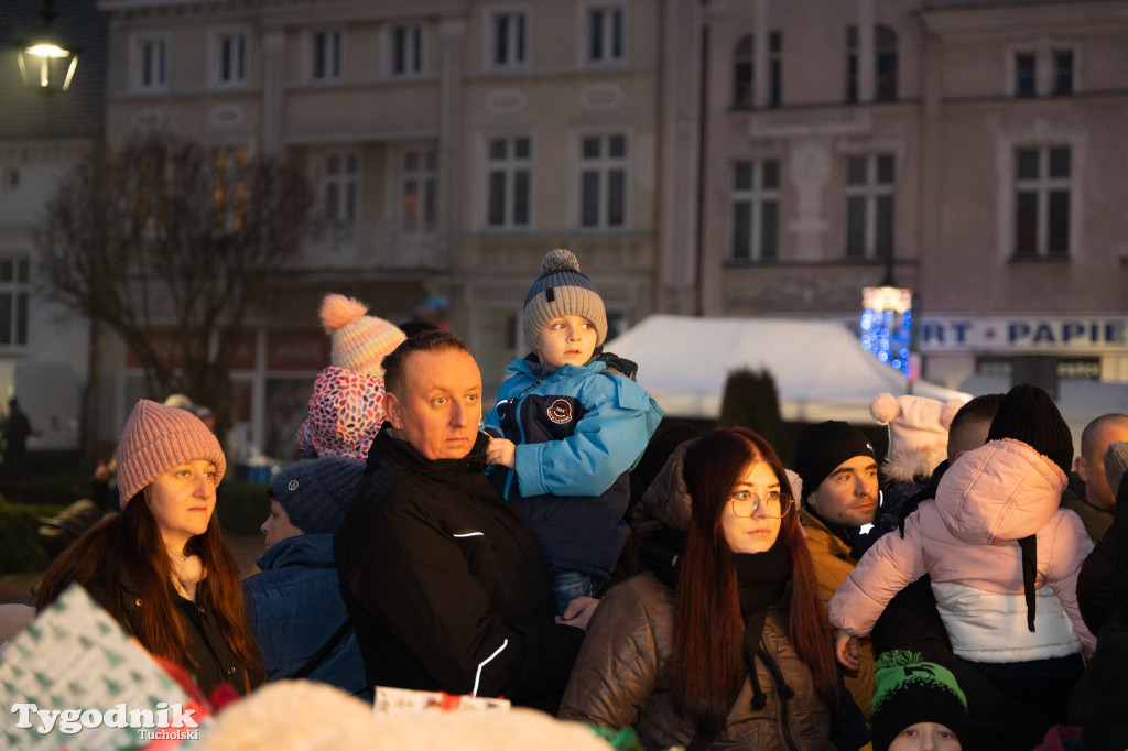 Borowiacki Jarmark na rynku w Tucholi DOMEK