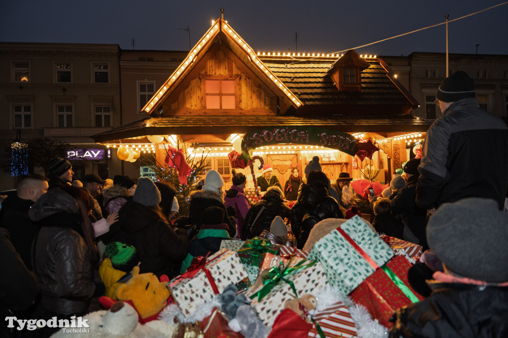 Borowiacki Jarmark na rynku w Tucholi DOMEK