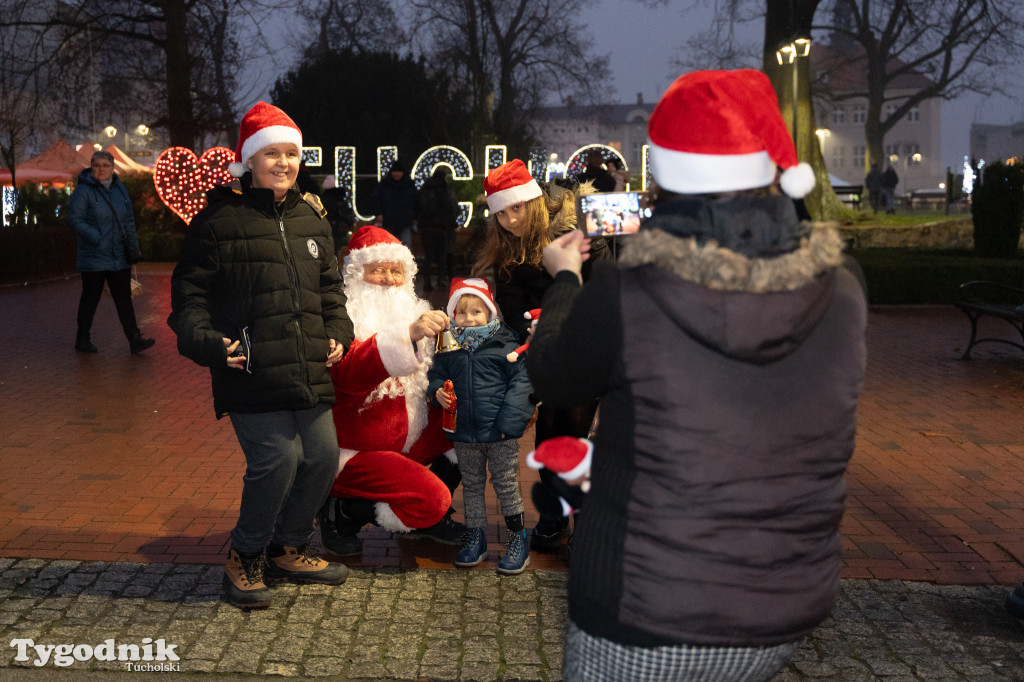 Borowiacki Jarmark na rynku w Tucholi DOMEK