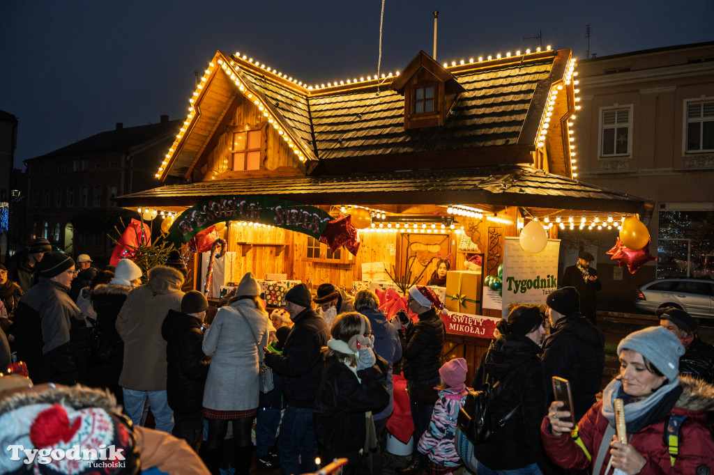 Borowiacki Jarmark na rynku w Tucholi DOMEK