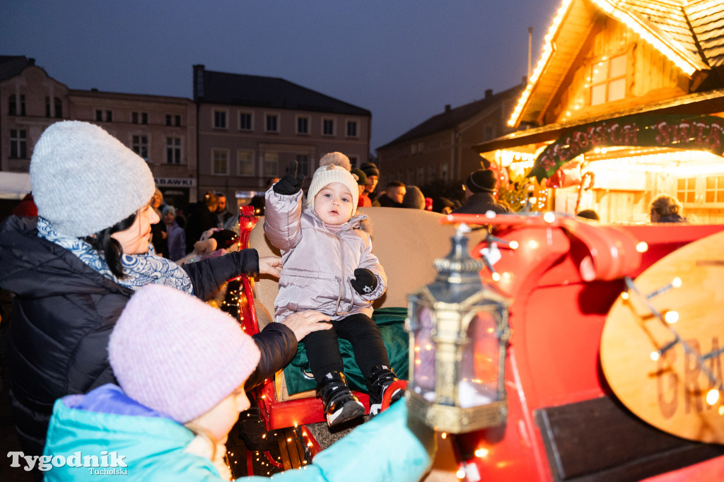 Borowiacki Jarmark na rynku w Tucholi DOMEK