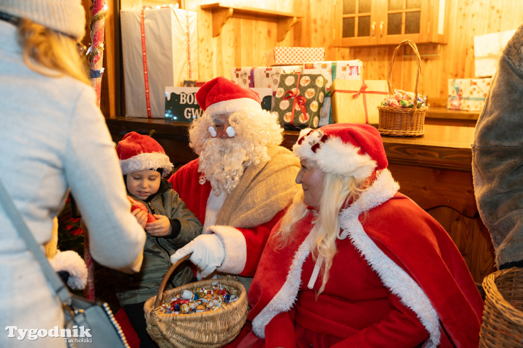 Borowiacki Jarmark na rynku w Tucholi DOMEK