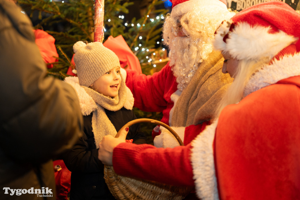 Borowiacki Jarmark na rynku w Tucholi DOMEK