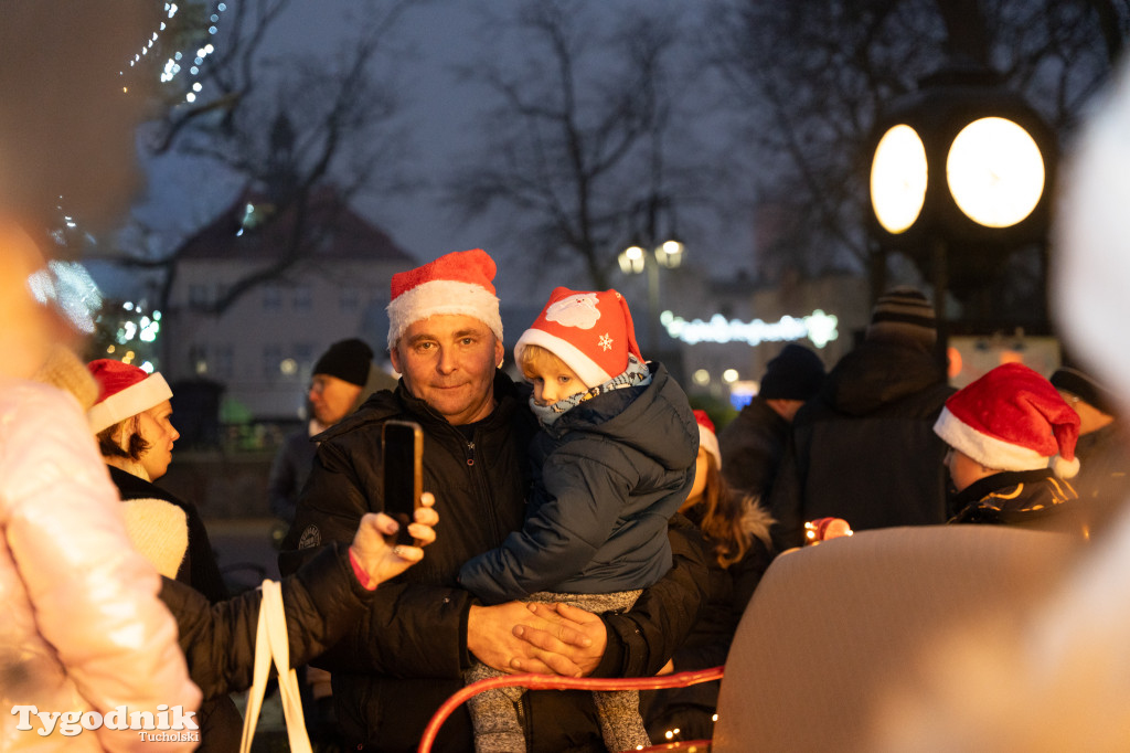Borowiacki Jarmark na rynku w Tucholi DOMEK