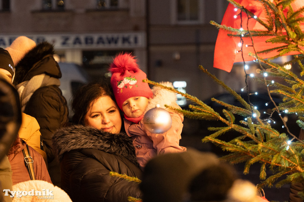 Borowiacki Jarmark na rynku w Tucholi DOMEK