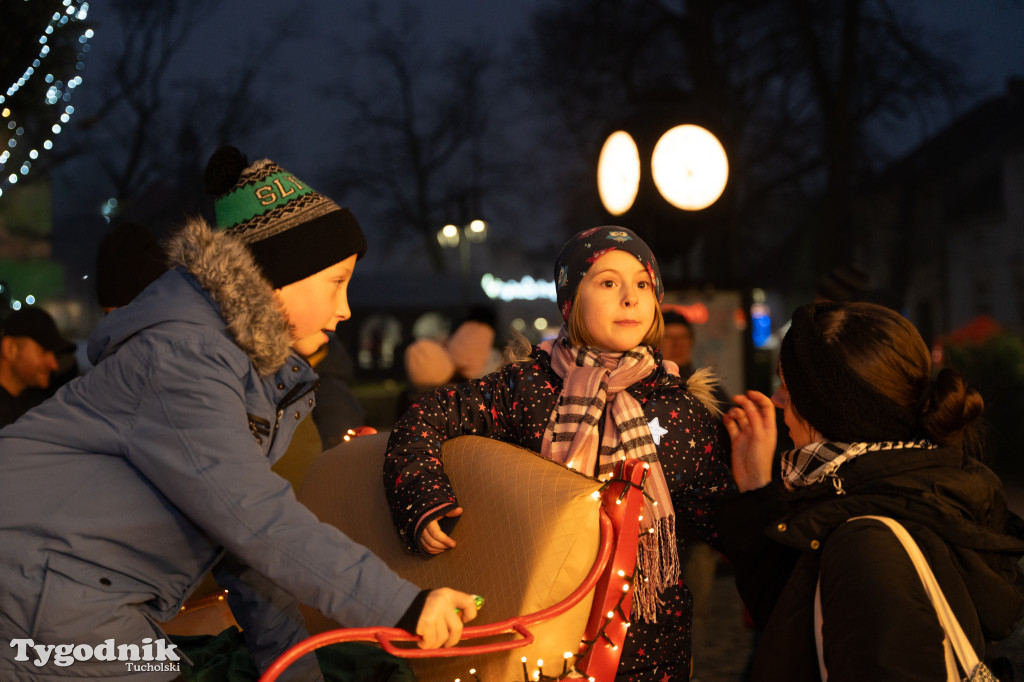 Borowiacki Jarmark na rynku w Tucholi DOMEK