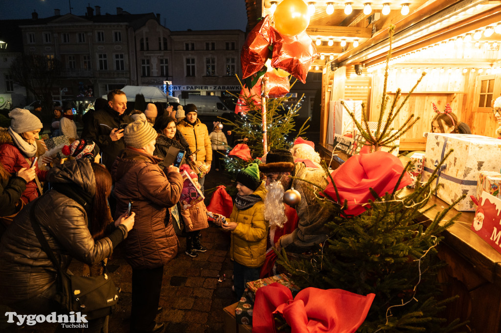 Borowiacki Jarmark na rynku w Tucholi DOMEK