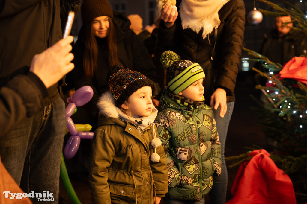 Borowiacki Jarmark na rynku w Tucholi DOMEK
