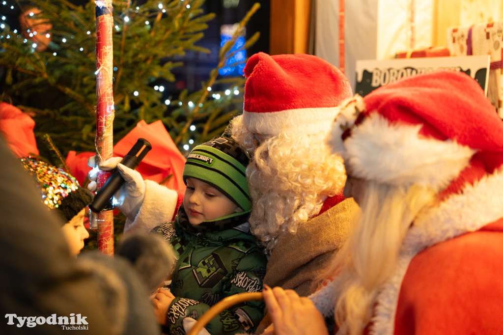 Borowiacki Jarmark na rynku w Tucholi DOMEK