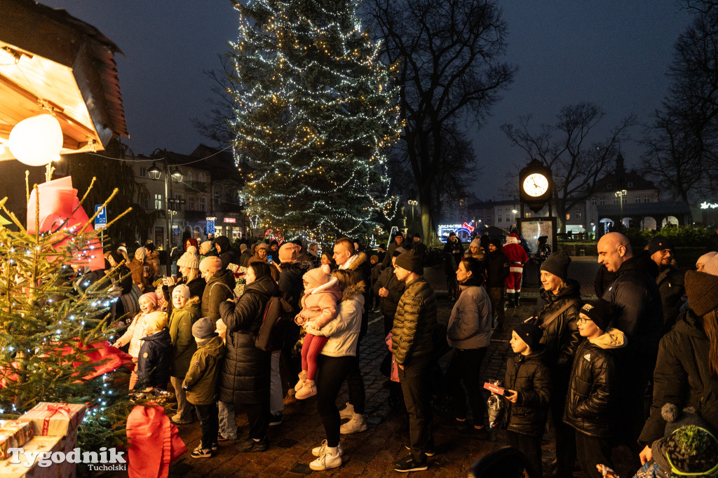Borowiacki Jarmark na rynku w Tucholi DOMEK