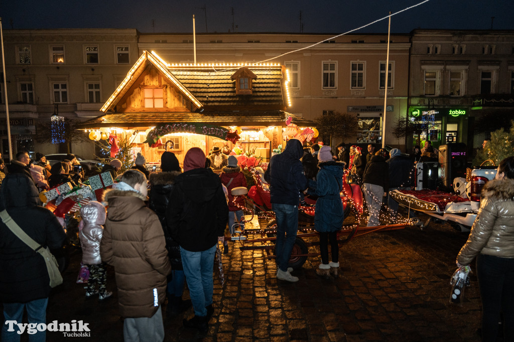 Borowiacki Jarmark na rynku w Tucholi DOMEK