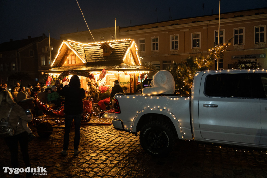 Borowiacki Jarmark na rynku w Tucholi DOMEK
