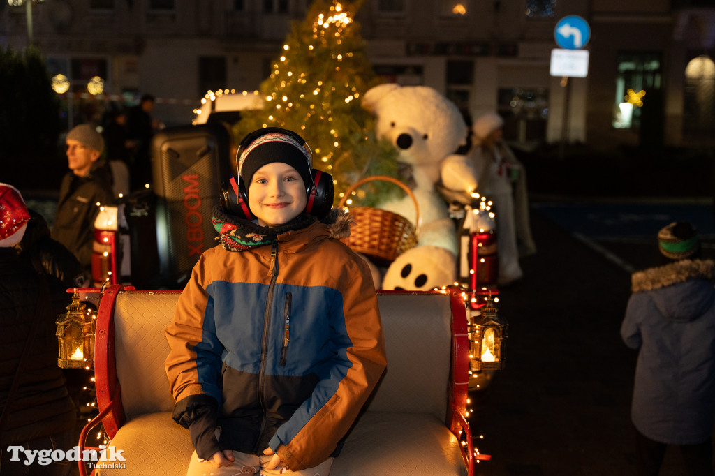 Borowiacki Jarmark na rynku w Tucholi DOMEK