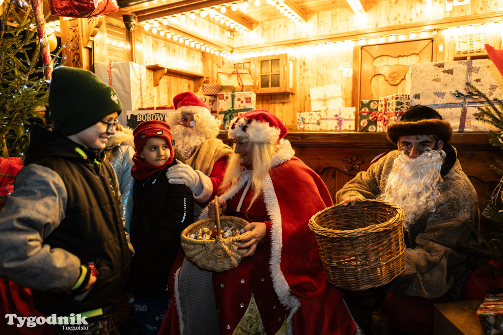 Borowiacki Jarmark na rynku w Tucholi DOMEK
