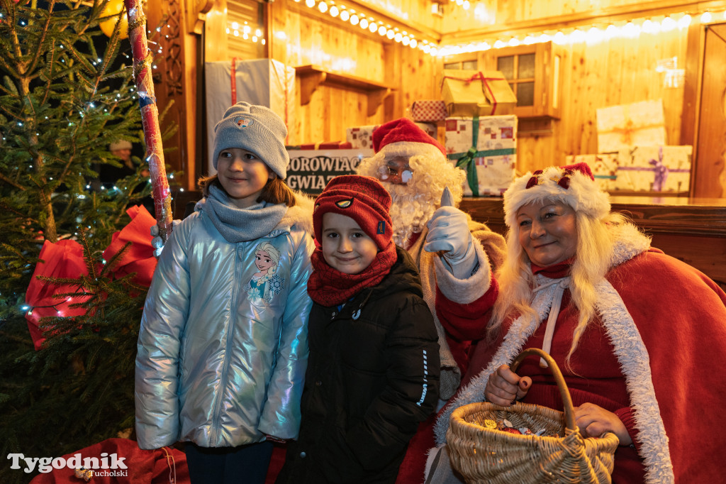 Borowiacki Jarmark na rynku w Tucholi DOMEK