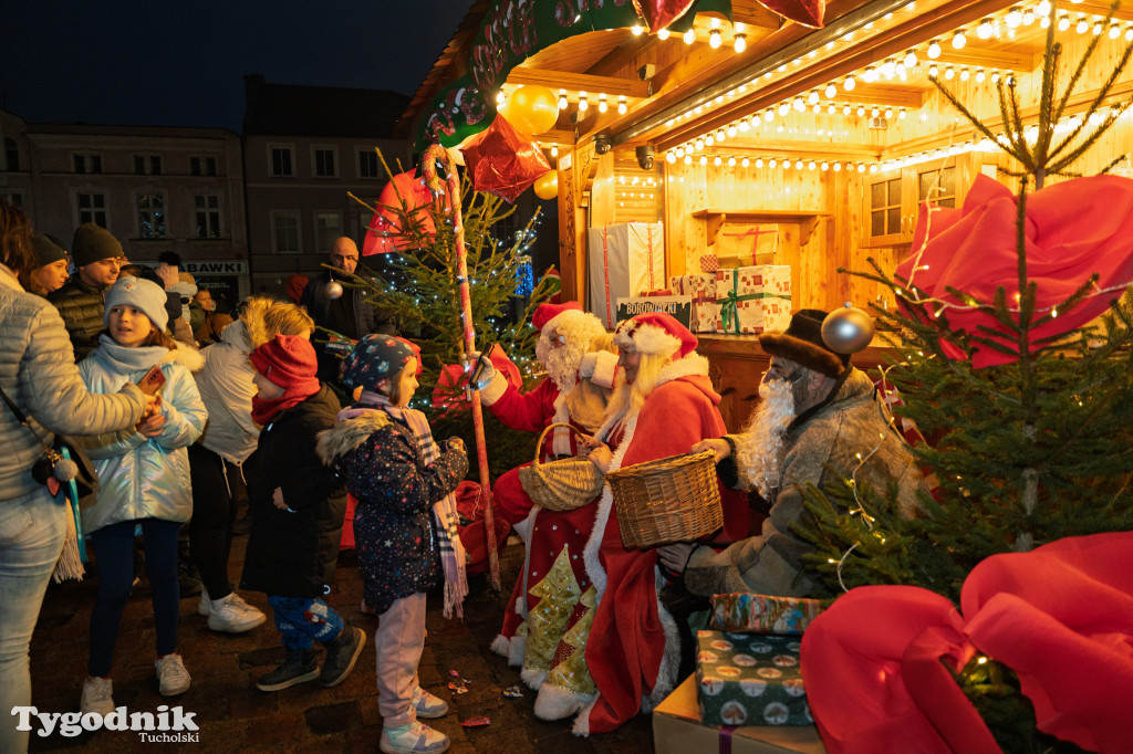 Borowiacki Jarmark na rynku w Tucholi DOMEK
