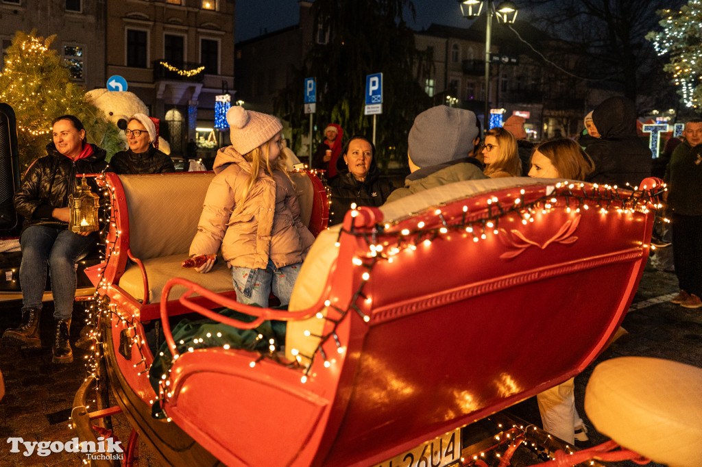 Borowiacki Jarmark na rynku w Tucholi DOMEK