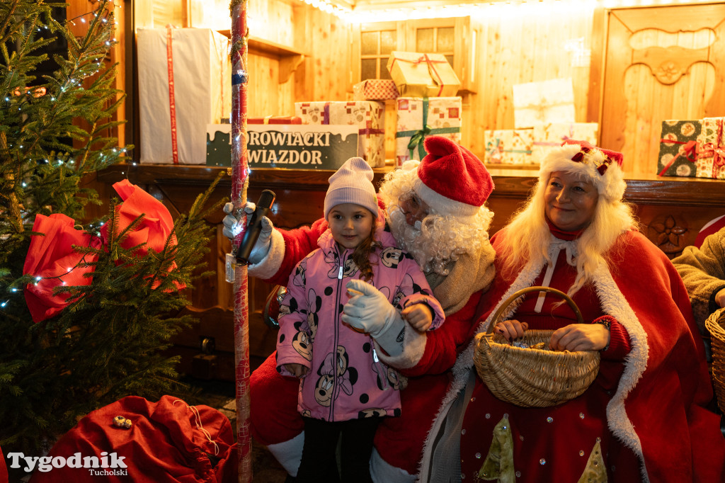 Borowiacki Jarmark na rynku w Tucholi DOMEK