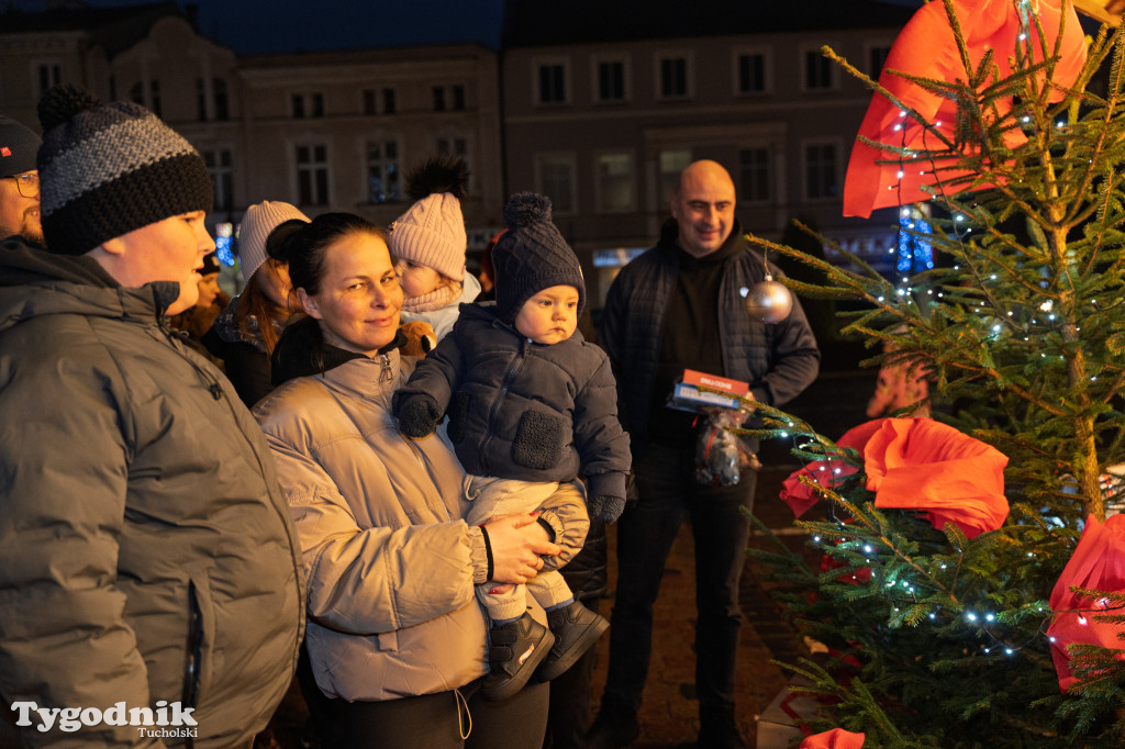 Borowiacki Jarmark na rynku w Tucholi DOMEK