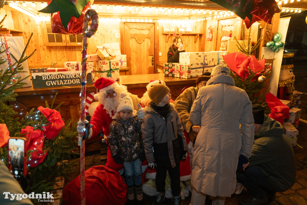 Borowiacki Jarmark na rynku w Tucholi DOMEK