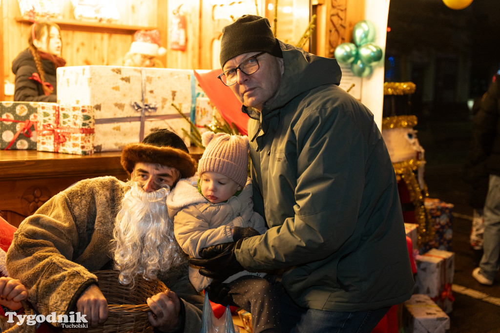 Borowiacki Jarmark na rynku w Tucholi DOMEK