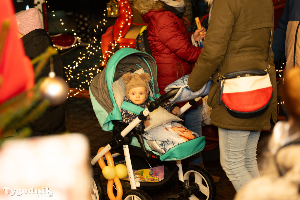 Borowiacki Jarmark na rynku w Tucholi DOMEK