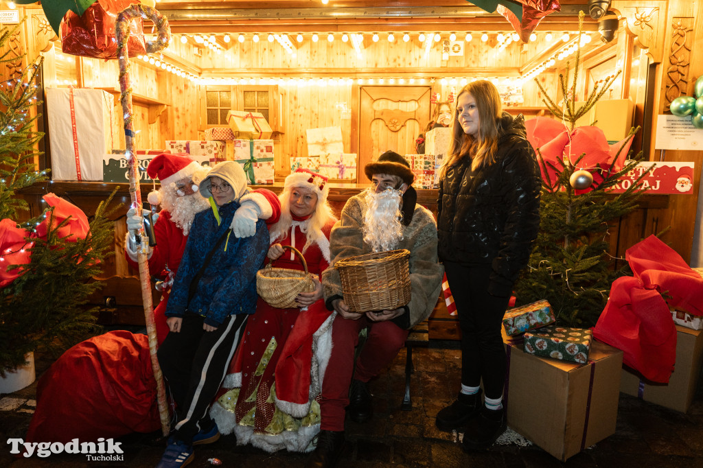 Borowiacki Jarmark na rynku w Tucholi DOMEK