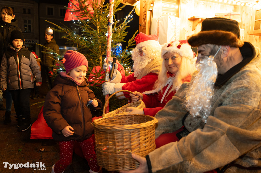Borowiacki Jarmark na rynku w Tucholi DOMEK
