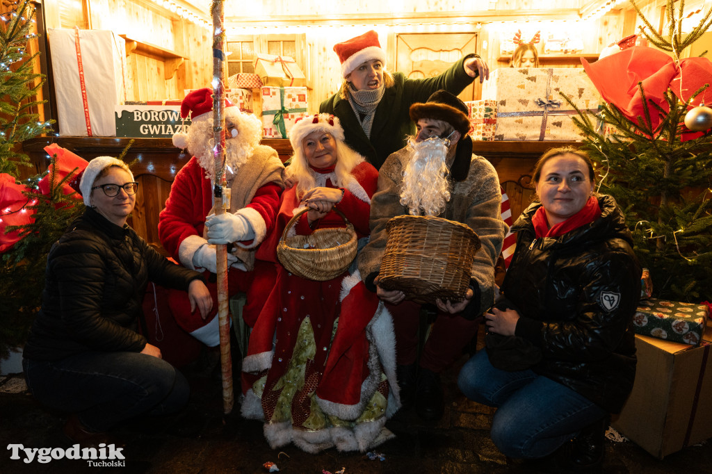Borowiacki Jarmark na rynku w Tucholi DOMEK