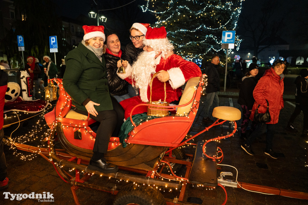 Borowiacki Jarmark na rynku w Tucholi DOMEK