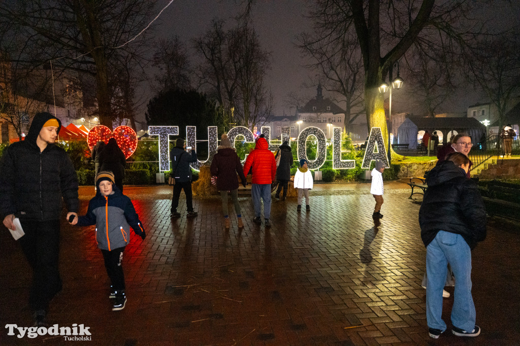 Borowiacki Jarmark na rynku w Tucholi DOMEK