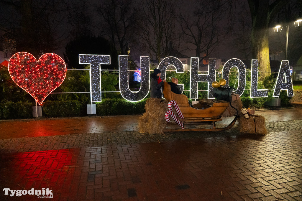 Borowiacki Jarmark na rynku w Tucholi DOMEK