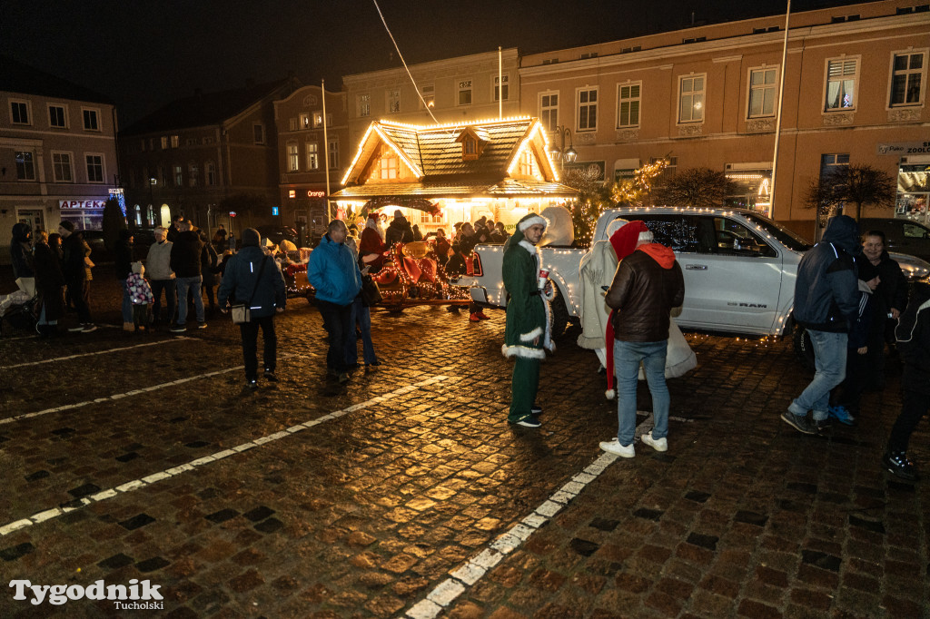 Borowiacki Jarmark na rynku w Tucholi DOMEK
