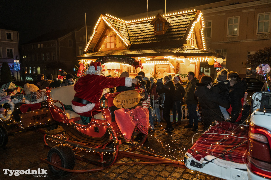 Borowiacki Jarmark na rynku w Tucholi DOMEK