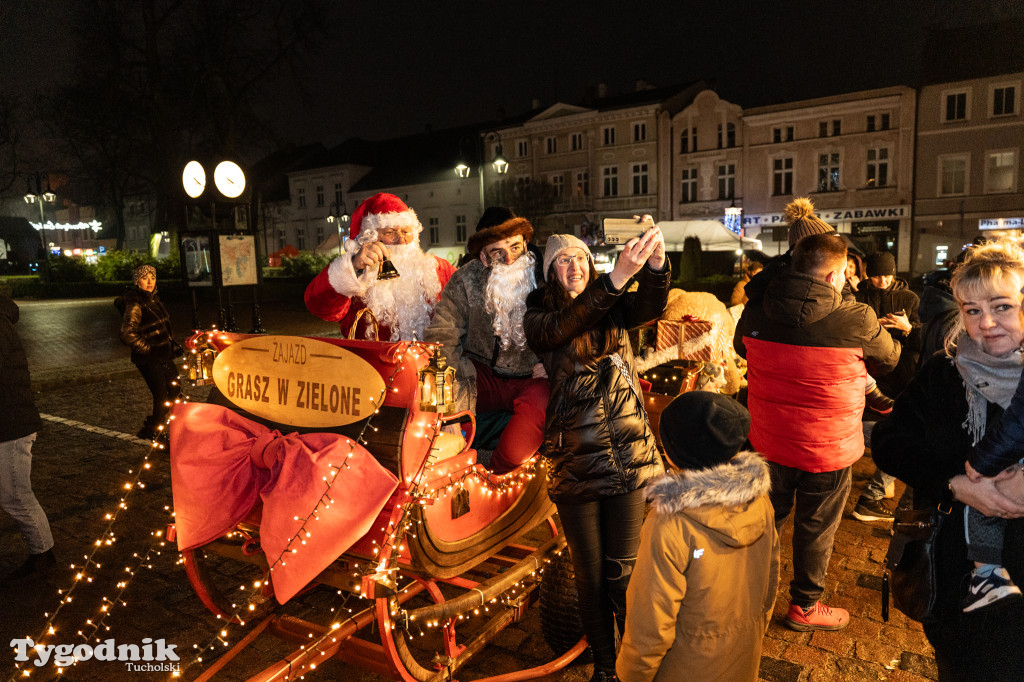 Borowiacki Jarmark na rynku w Tucholi DOMEK
