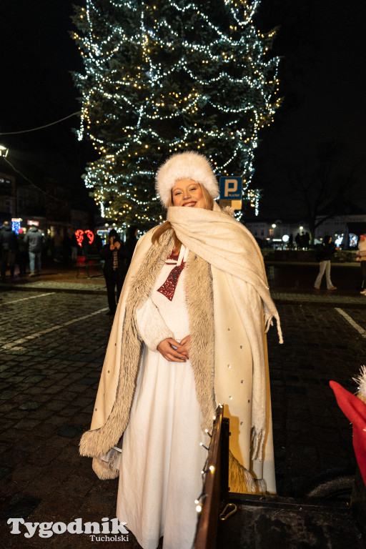 Borowiacki Jarmark na rynku w Tucholi DOMEK