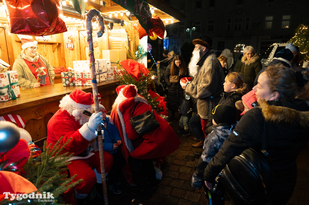 Borowiacki Jarmark na rynku w Tucholi DOMEK